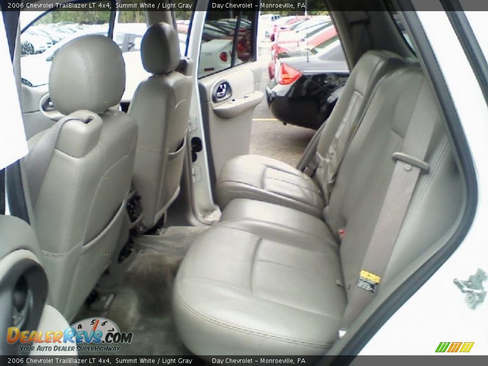 2006 Chevrolet TrailBlazer LT 4x4 Summit White / Light Gray Photo #6