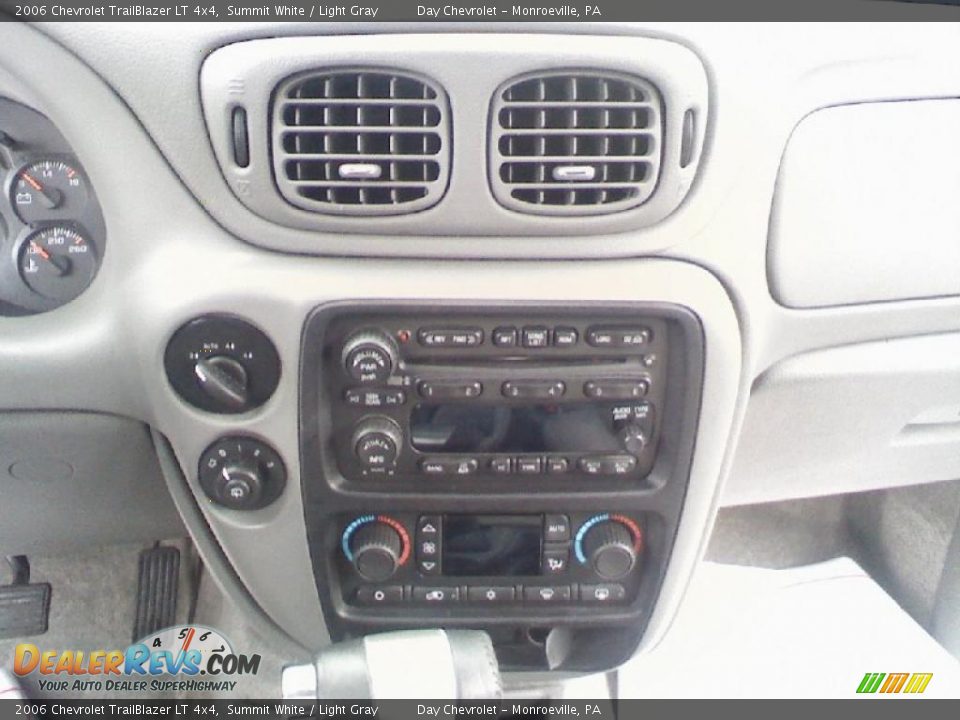 2006 Chevrolet TrailBlazer LT 4x4 Summit White / Light Gray Photo #12
