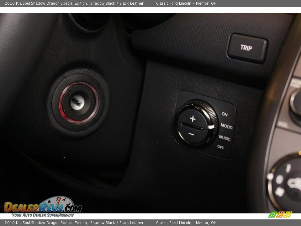 2010 Kia Soul Shadow Dragon Special Edition Shadow Black / Black Leather Photo #17