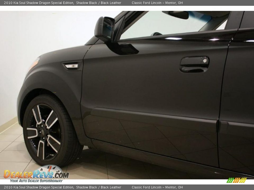 2010 Kia Soul Shadow Dragon Special Edition Shadow Black / Black Leather Photo #29