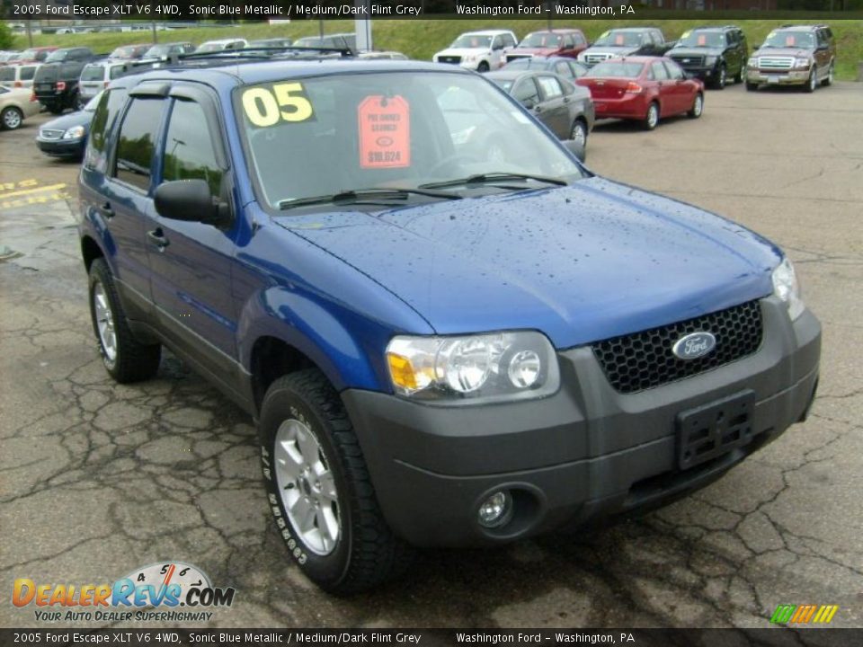 2005 Ford Escape XLT V6 4WD Sonic Blue Metallic / Medium/Dark Flint Grey Photo #6