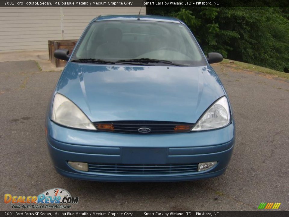 2001 Ford Focus SE Sedan Malibu Blue Metallic / Medium Graphite Grey Photo #2