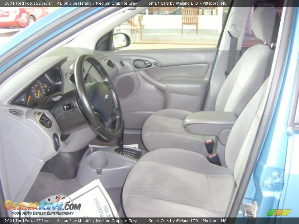 2001 Ford Focus SE Sedan Malibu Blue Metallic / Medium Graphite Grey Photo #9