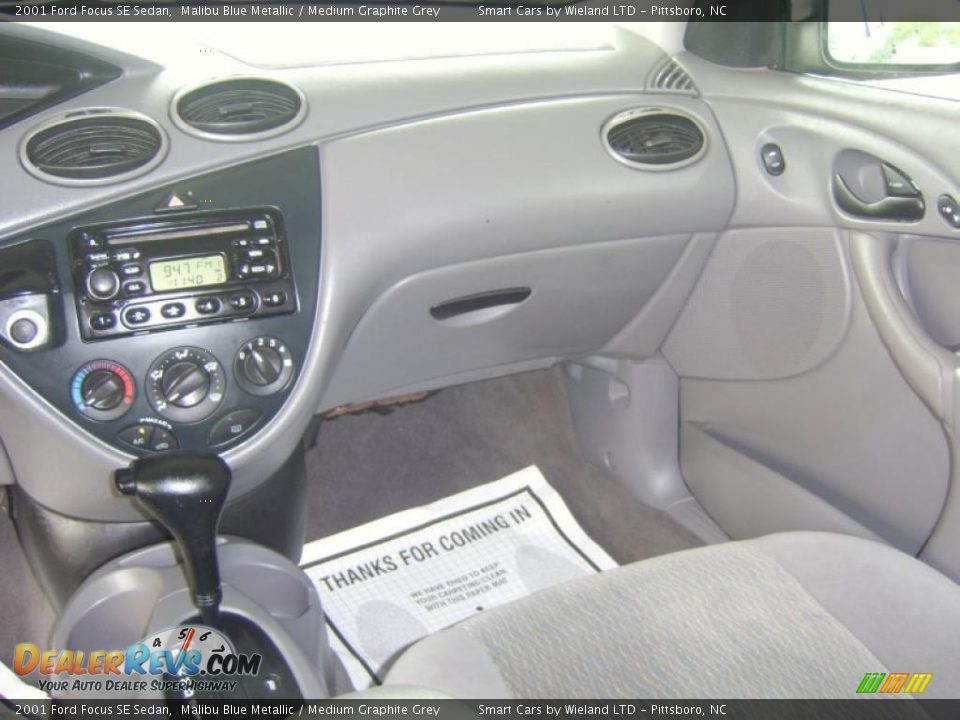 2001 Ford Focus SE Sedan Malibu Blue Metallic / Medium Graphite Grey Photo #10