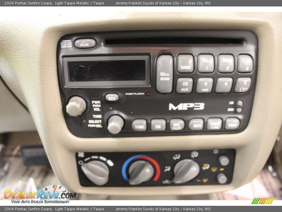 2004 Pontiac Sunfire Coupe Light Taupe Metallic / Taupe Photo #13
