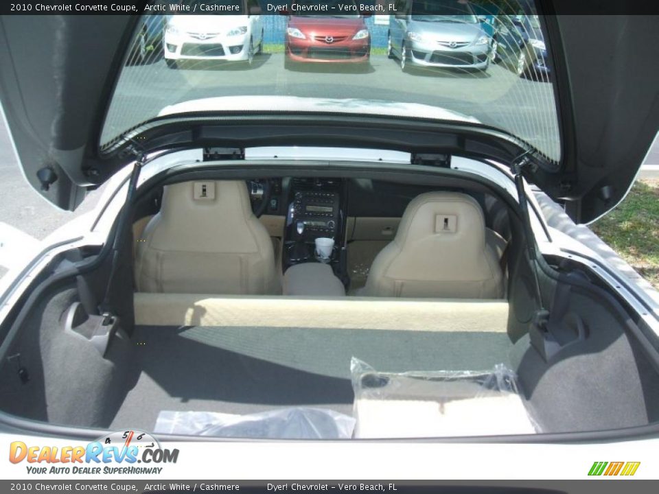 2010 Chevrolet Corvette Coupe Arctic White / Cashmere Photo #8
