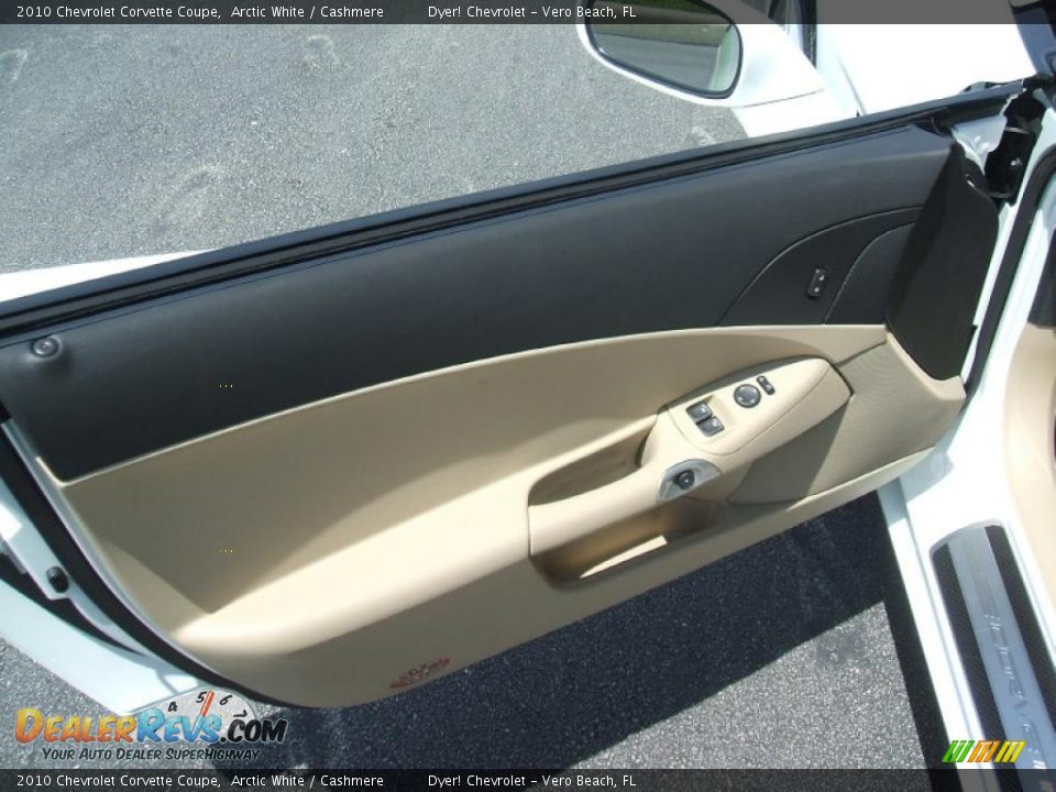 2010 Chevrolet Corvette Coupe Arctic White / Cashmere Photo #9