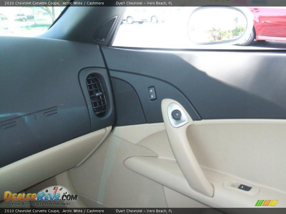2010 Chevrolet Corvette Coupe Arctic White / Cashmere Photo #14