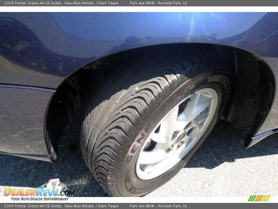 2004 Pontiac Grand Am SE Sedan Navy Blue Metallic / Dark Taupe Photo #2