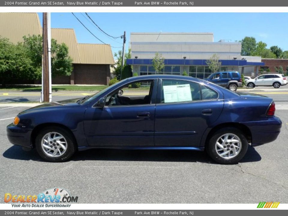 2004 Pontiac Grand Am SE Sedan Navy Blue Metallic / Dark Taupe Photo #4