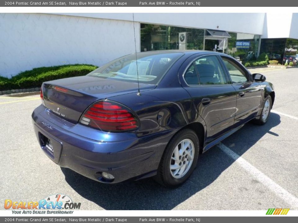 2004 Pontiac Grand Am SE Sedan Navy Blue Metallic / Dark Taupe Photo #6