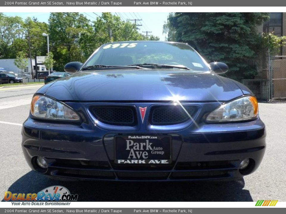 2004 Pontiac Grand Am SE Sedan Navy Blue Metallic / Dark Taupe Photo #9