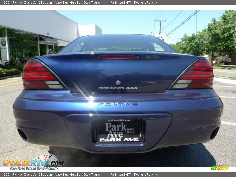 2004 Pontiac Grand Am SE Sedan Navy Blue Metallic / Dark Taupe Photo #11