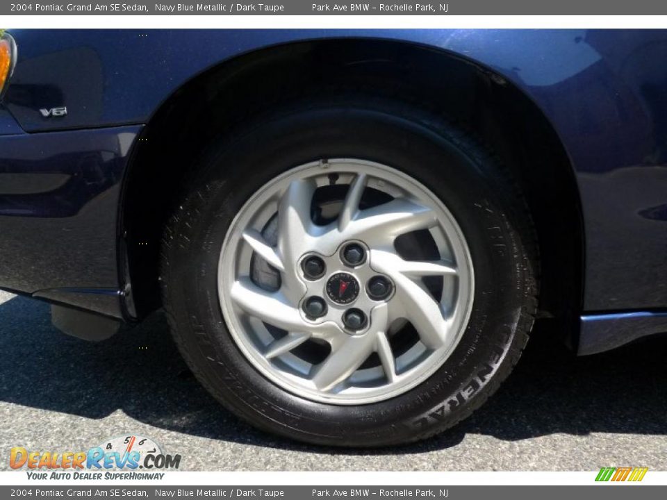 2004 Pontiac Grand Am SE Sedan Navy Blue Metallic / Dark Taupe Photo #16