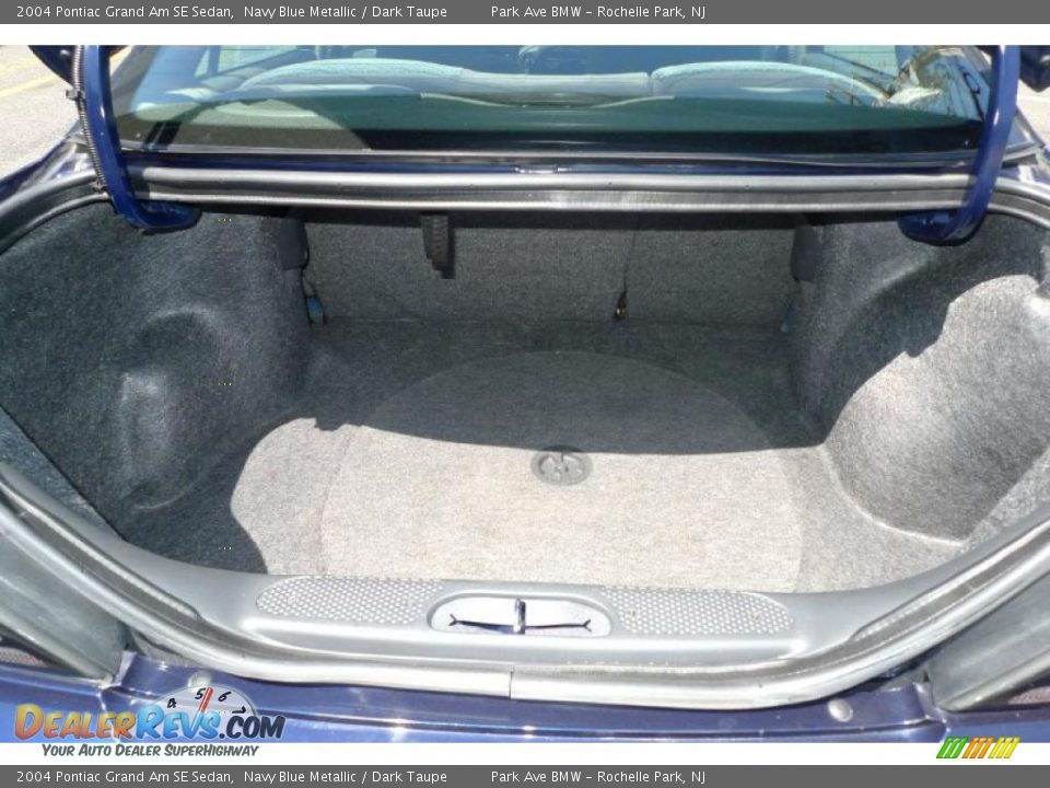 2004 Pontiac Grand Am SE Sedan Navy Blue Metallic / Dark Taupe Photo #20