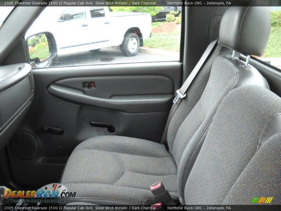 2005 Chevrolet Silverado 1500 LS Regular Cab 4x4 Silver Birch Metallic / Dark Charcoal Photo #11