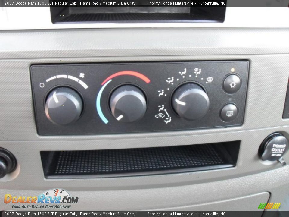 2007 Dodge Ram 1500 SLT Regular Cab Flame Red / Medium Slate Gray Photo #12