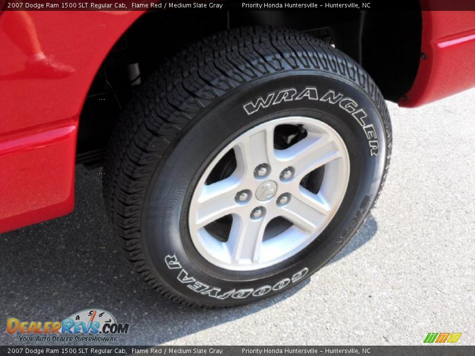 2007 Dodge Ram 1500 SLT Regular Cab Flame Red / Medium Slate Gray Photo #14