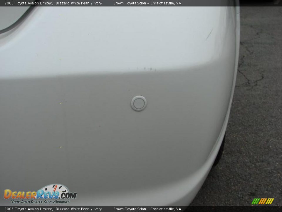2005 Toyota Avalon Limited Blizzard White Pearl / Ivory Photo #4