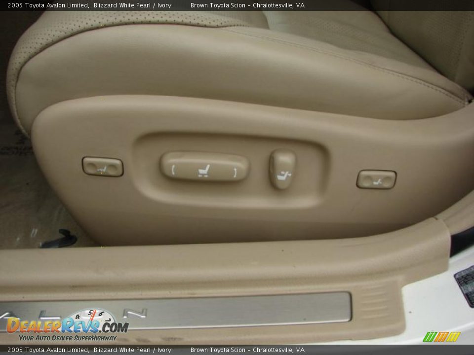 2005 Toyota Avalon Limited Blizzard White Pearl / Ivory Photo #9