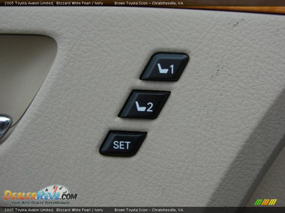 2005 Toyota Avalon Limited Blizzard White Pearl / Ivory Photo #10
