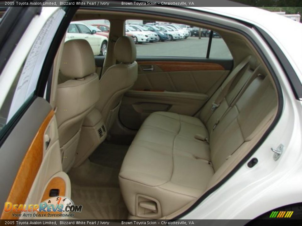 2005 Toyota Avalon Limited Blizzard White Pearl / Ivory Photo #11