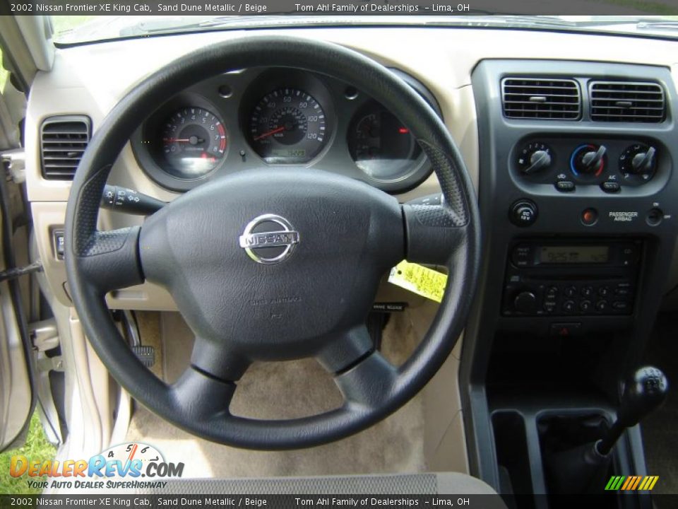 2002 Nissan Frontier XE King Cab Sand Dune Metallic / Beige Photo #9