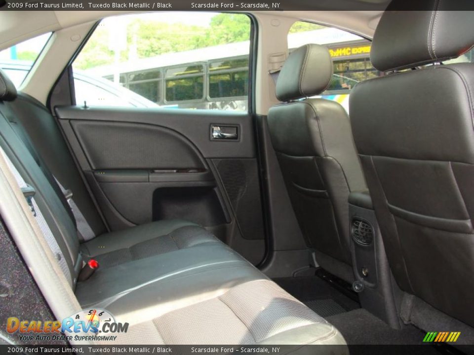 2009 Ford Taurus Limited Tuxedo Black Metallic / Black Photo #10