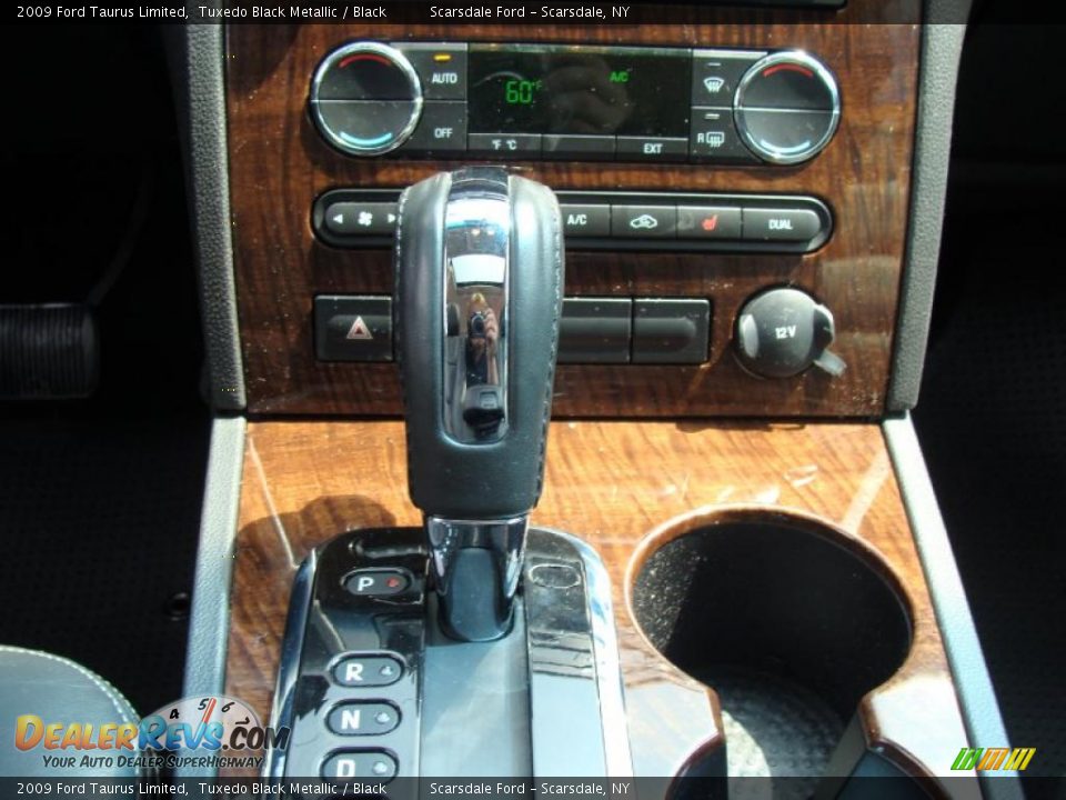 2009 Ford Taurus Limited Tuxedo Black Metallic / Black Photo #19
