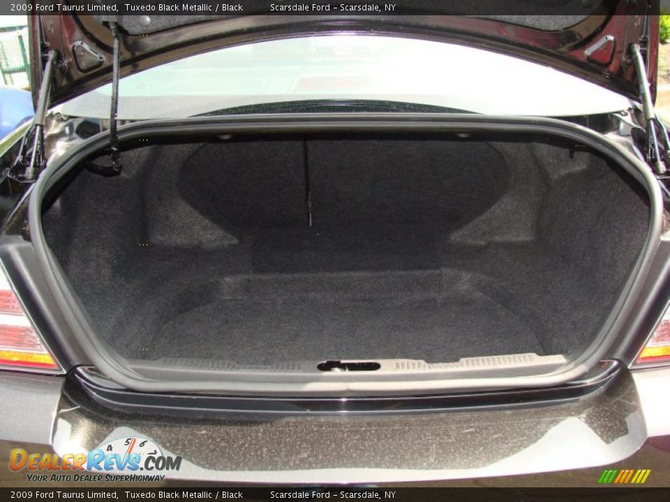 2009 Ford Taurus Limited Tuxedo Black Metallic / Black Photo #25