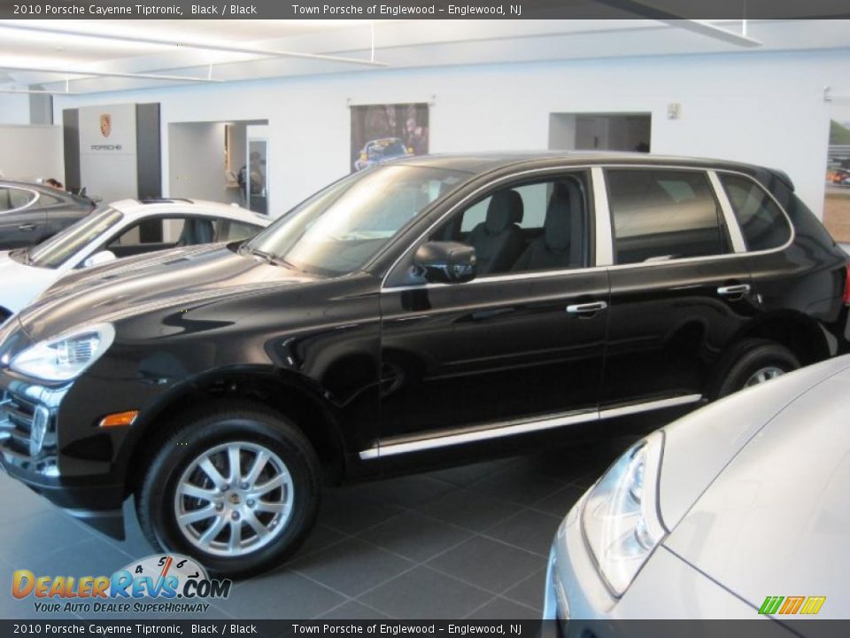 2010 Porsche Cayenne Tiptronic Black / Black Photo #3