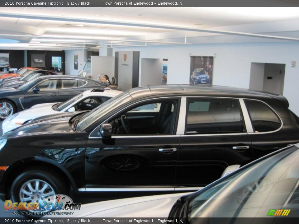 2010 Porsche Cayenne Tiptronic Black / Black Photo #4