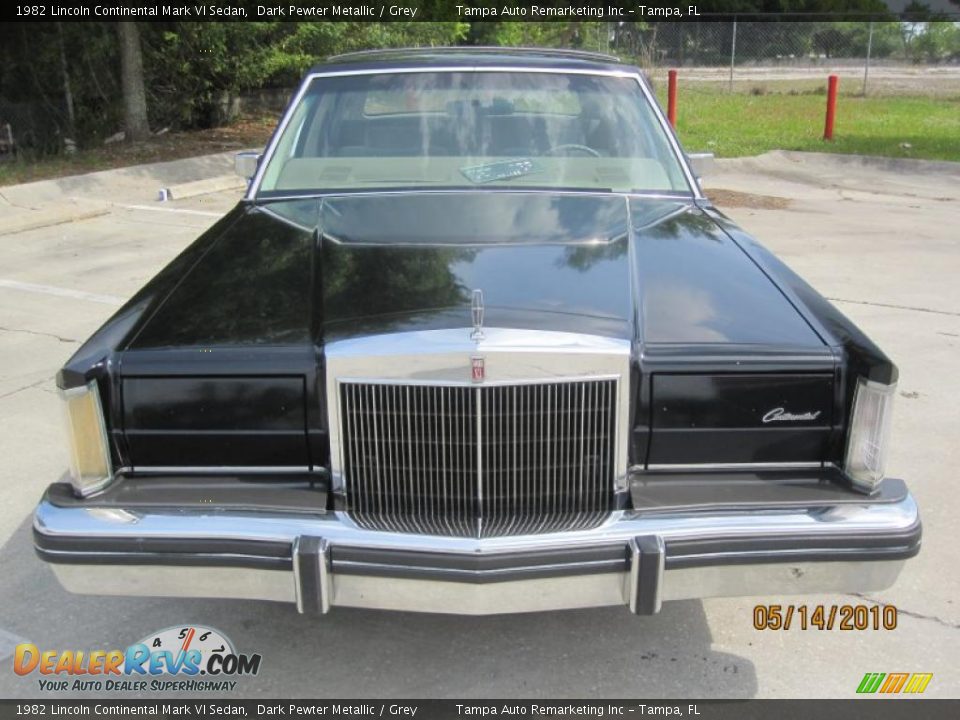 1982 Lincoln Continental Mark VI Sedan Dark Pewter Metallic / Grey Photo #2