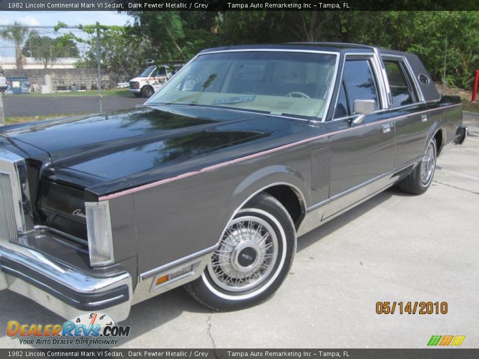 1982 Lincoln Continental Mark VI Sedan Dark Pewter Metallic / Grey Photo #3