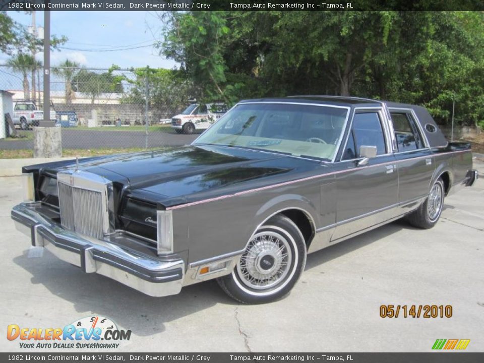 1982 Lincoln Continental Mark VI Sedan Dark Pewter Metallic / Grey Photo #4