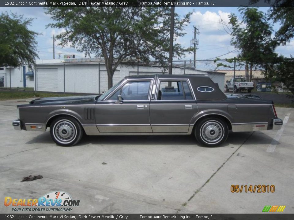 1982 Lincoln Continental Mark VI Sedan Dark Pewter Metallic / Grey Photo #7