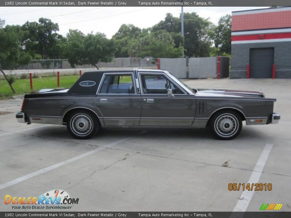 1982 Lincoln Continental Mark VI Sedan Dark Pewter Metallic / Grey Photo #8