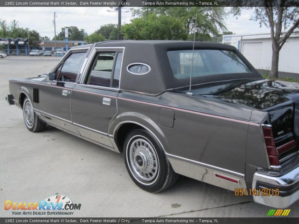 1982 Lincoln Continental Mark VI Sedan Dark Pewter Metallic / Grey Photo #10