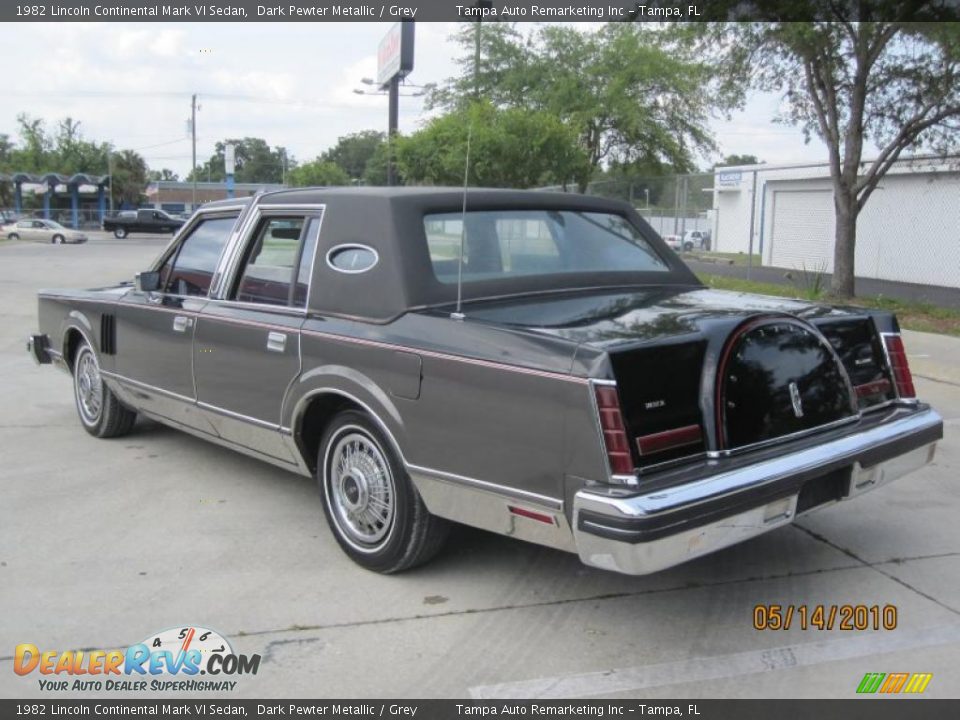 1982 Lincoln Continental Mark VI Sedan Dark Pewter Metallic / Grey Photo #11