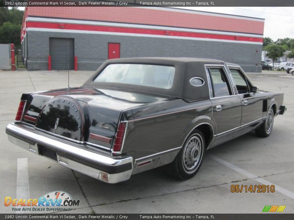 1982 Lincoln Continental Mark VI Sedan Dark Pewter Metallic / Grey Photo #12