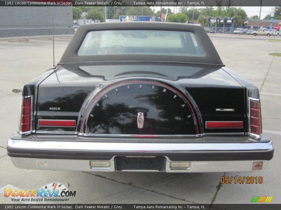 1982 Lincoln Continental Mark VI Sedan Dark Pewter Metallic / Grey Photo #13