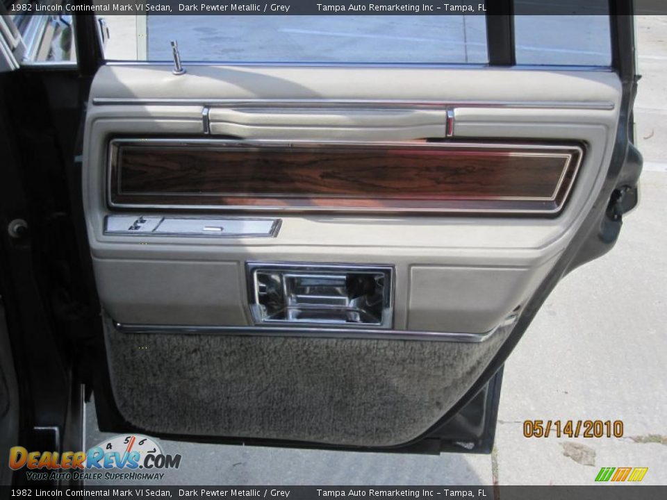 1982 Lincoln Continental Mark VI Sedan Dark Pewter Metallic / Grey Photo #22