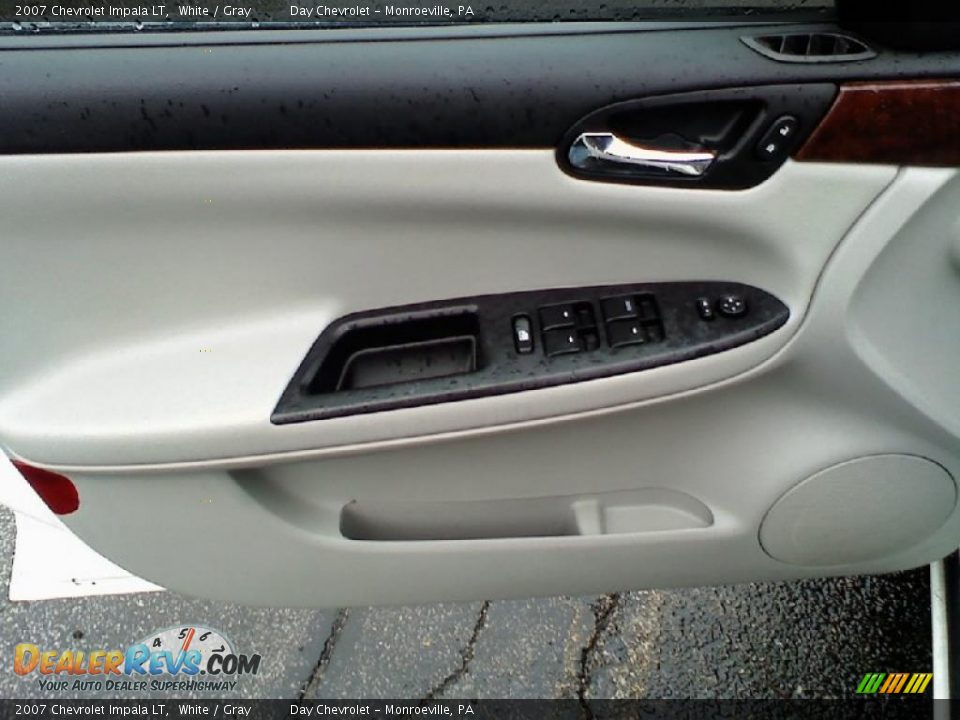 2007 Chevrolet Impala LT White / Gray Photo #8