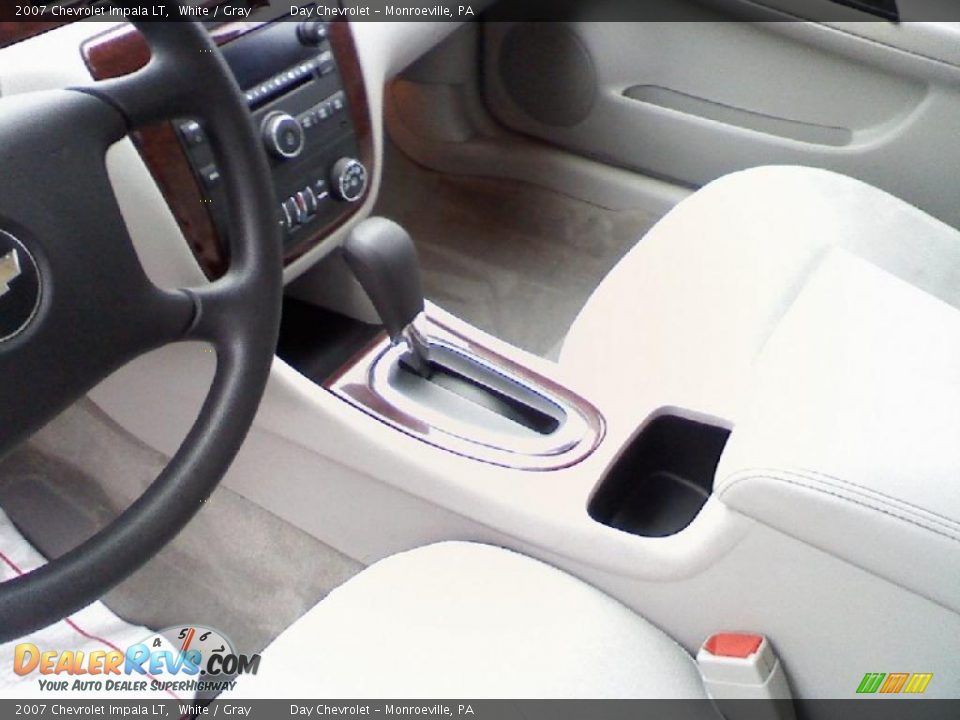 2007 Chevrolet Impala LT White / Gray Photo #9