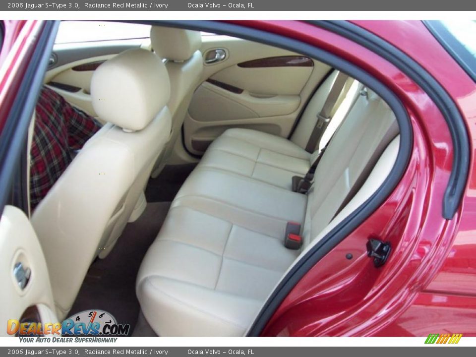 2006 Jaguar S-Type 3.0 Radiance Red Metallic / Ivory Photo #15