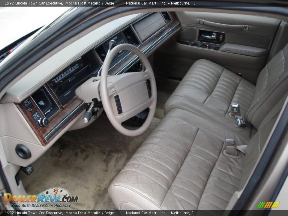 1992 Lincoln Town Car Executive Mocha Frost Metallic / Beige Photo #8