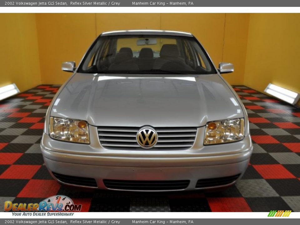 2002 Volkswagen Jetta GLS Sedan Reflex Silver Metallic / Grey Photo #2