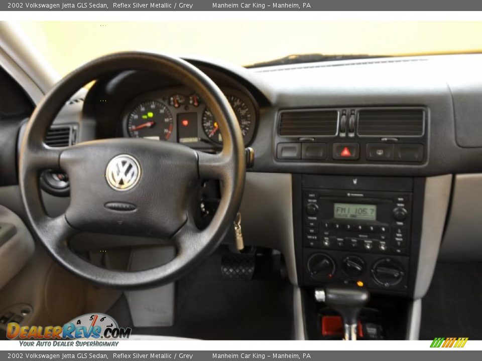 2002 Volkswagen Jetta GLS Sedan Reflex Silver Metallic / Grey Photo #7