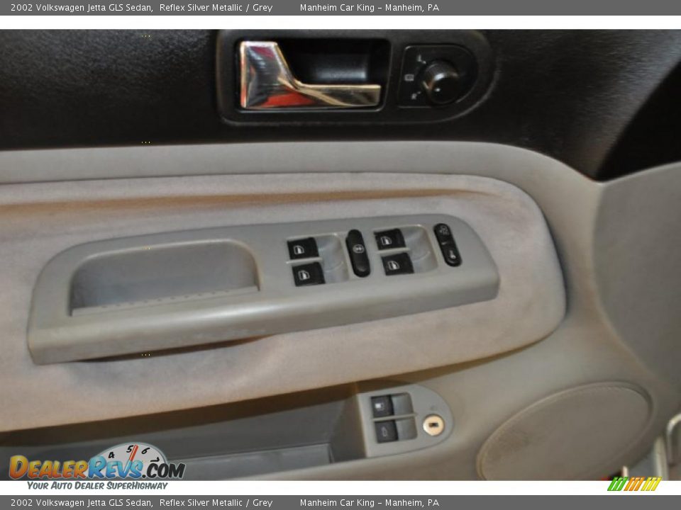 2002 Volkswagen Jetta GLS Sedan Reflex Silver Metallic / Grey Photo #11