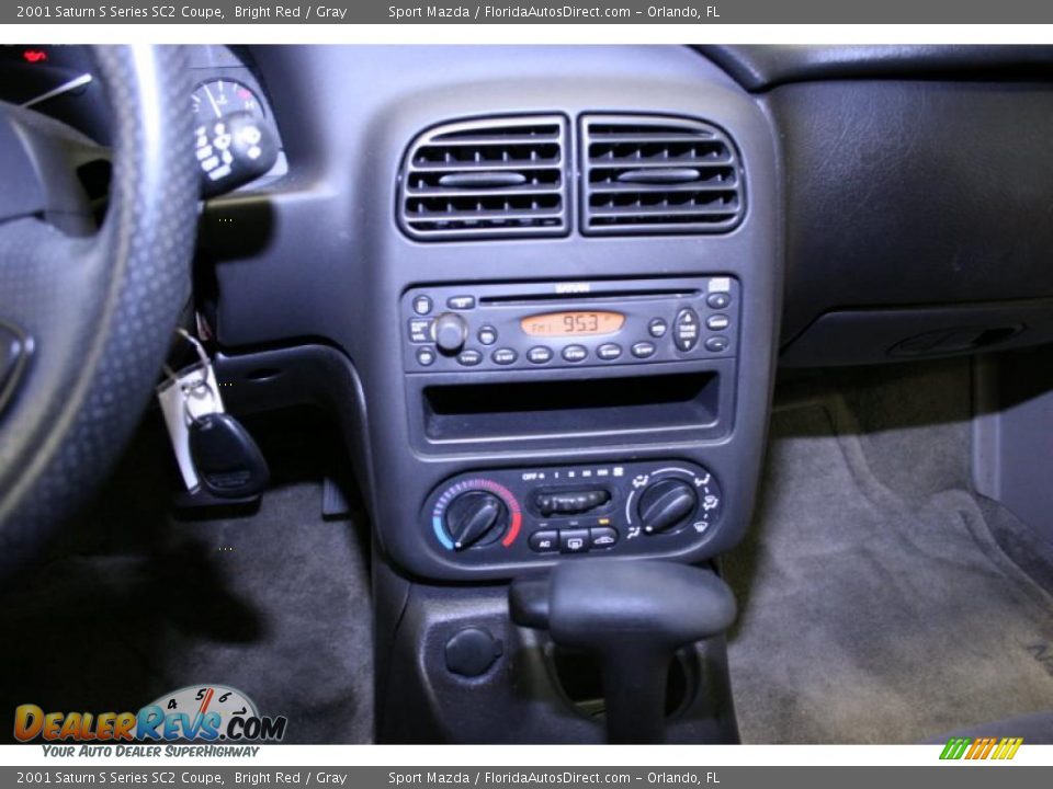 2001 Saturn S Series SC2 Coupe Bright Red / Gray Photo #34